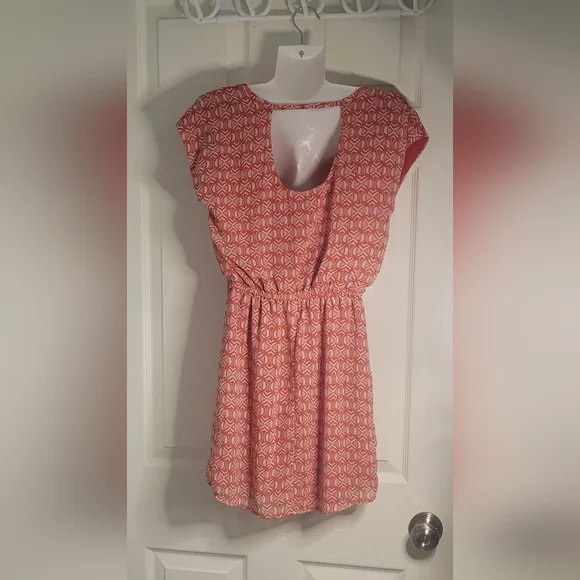 5/$20**Xhilartion Size XS Orange And White Mini Dress - Picture 2 of 5